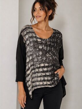 Biya Johnny Was Tunic Top Women’s XS Abstract Crocodile Alligator Reptile Q